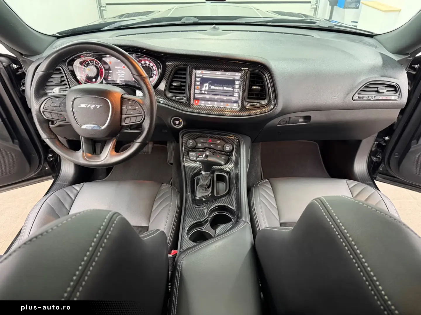 Dodge Challenger 6.4 V8