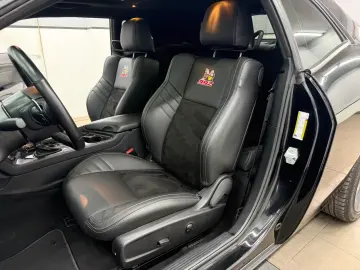 Dodge Challenger 6.4 V8