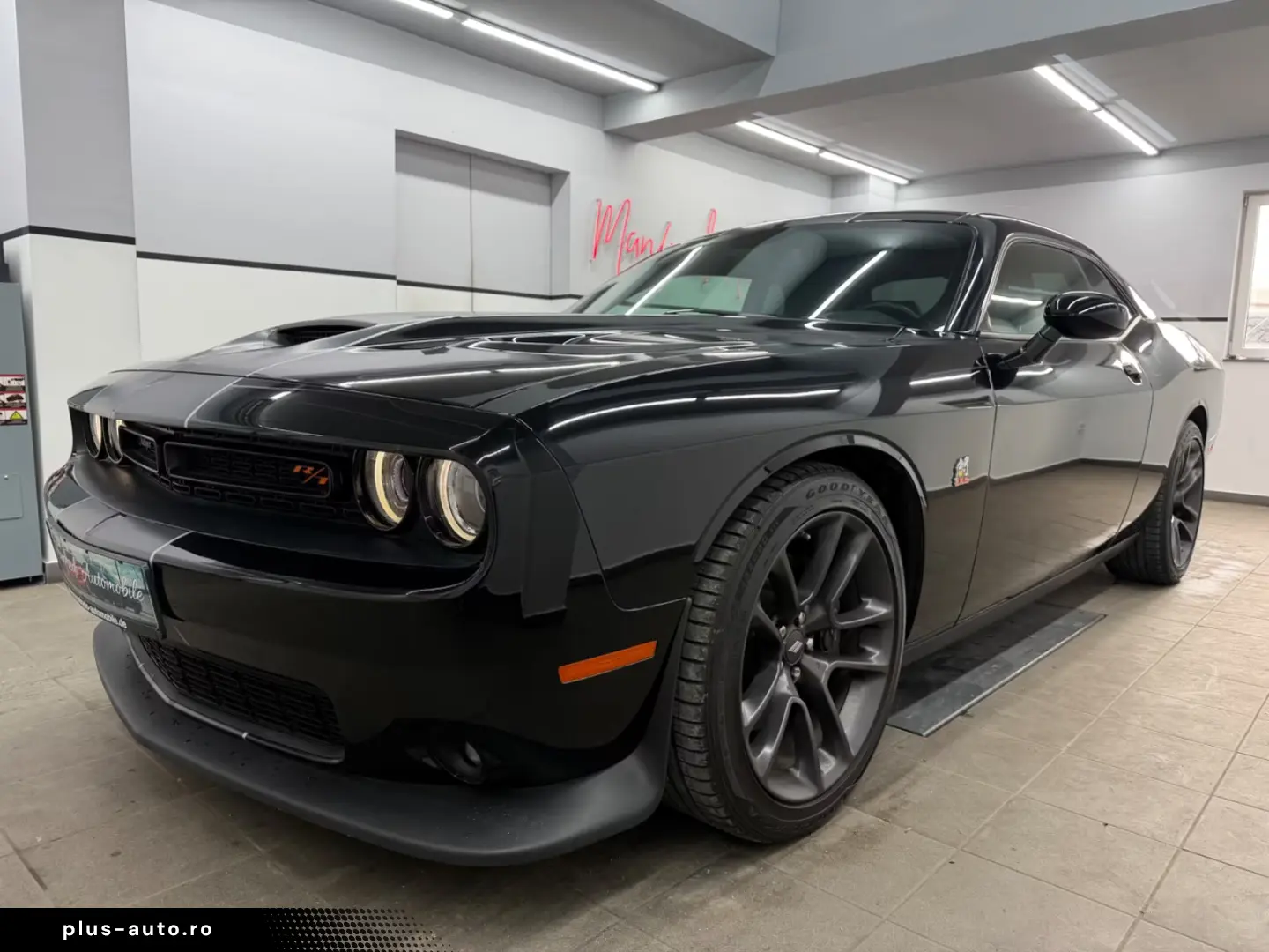 Dodge Challenger 6.4 V8