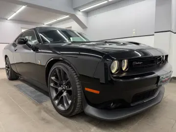 Dodge Challenger 6.4 V8