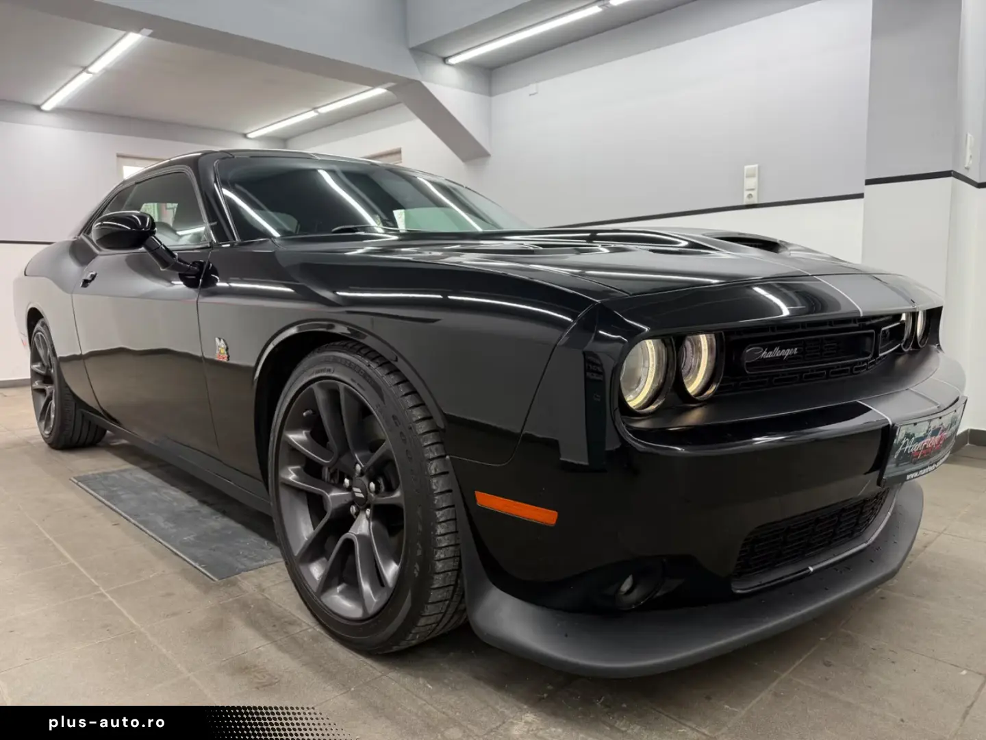 Dodge Challenger 6.4 V8