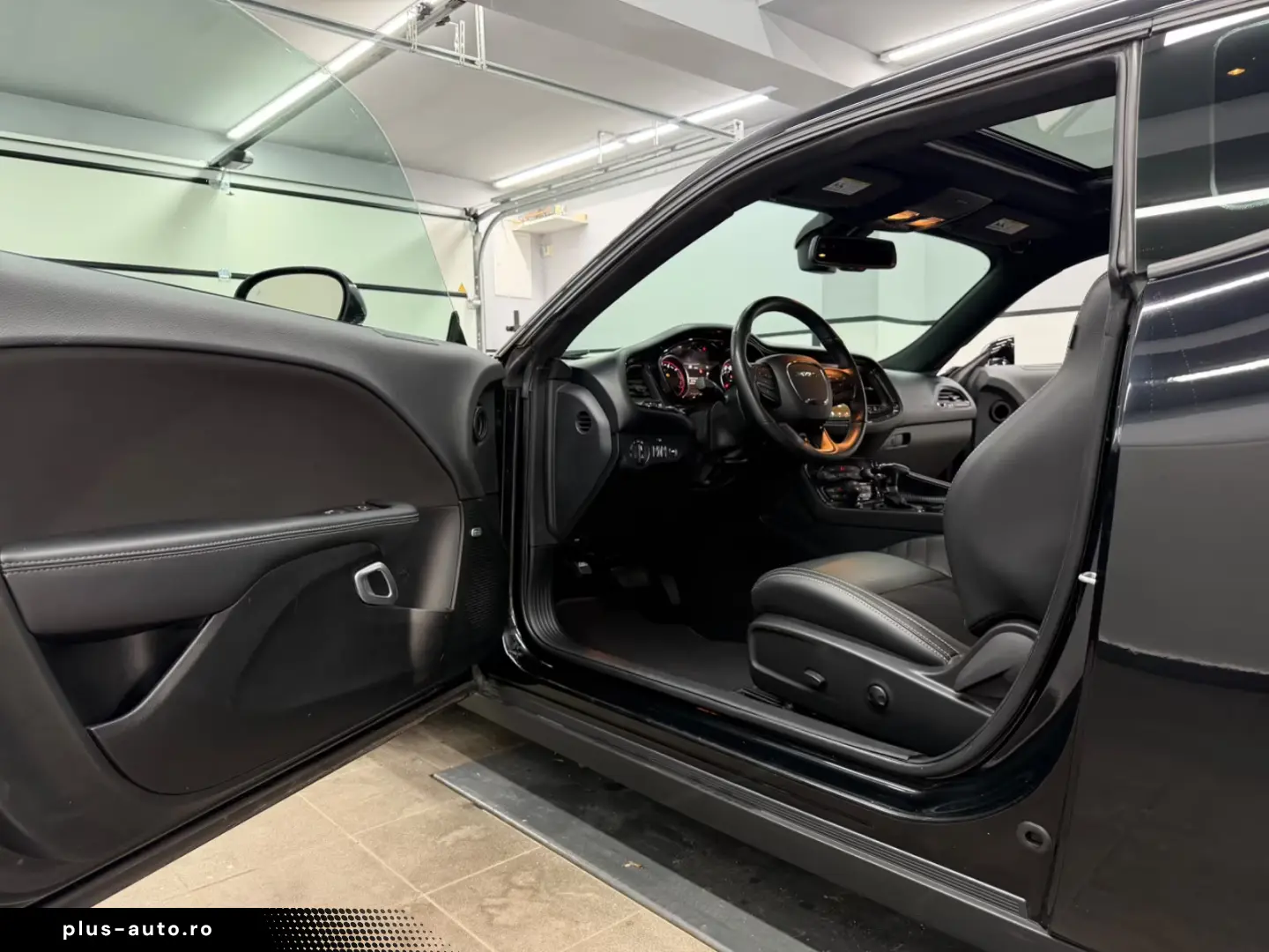 Dodge Challenger 6.4 V8