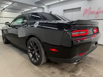 Dodge Challenger 6.4 V8