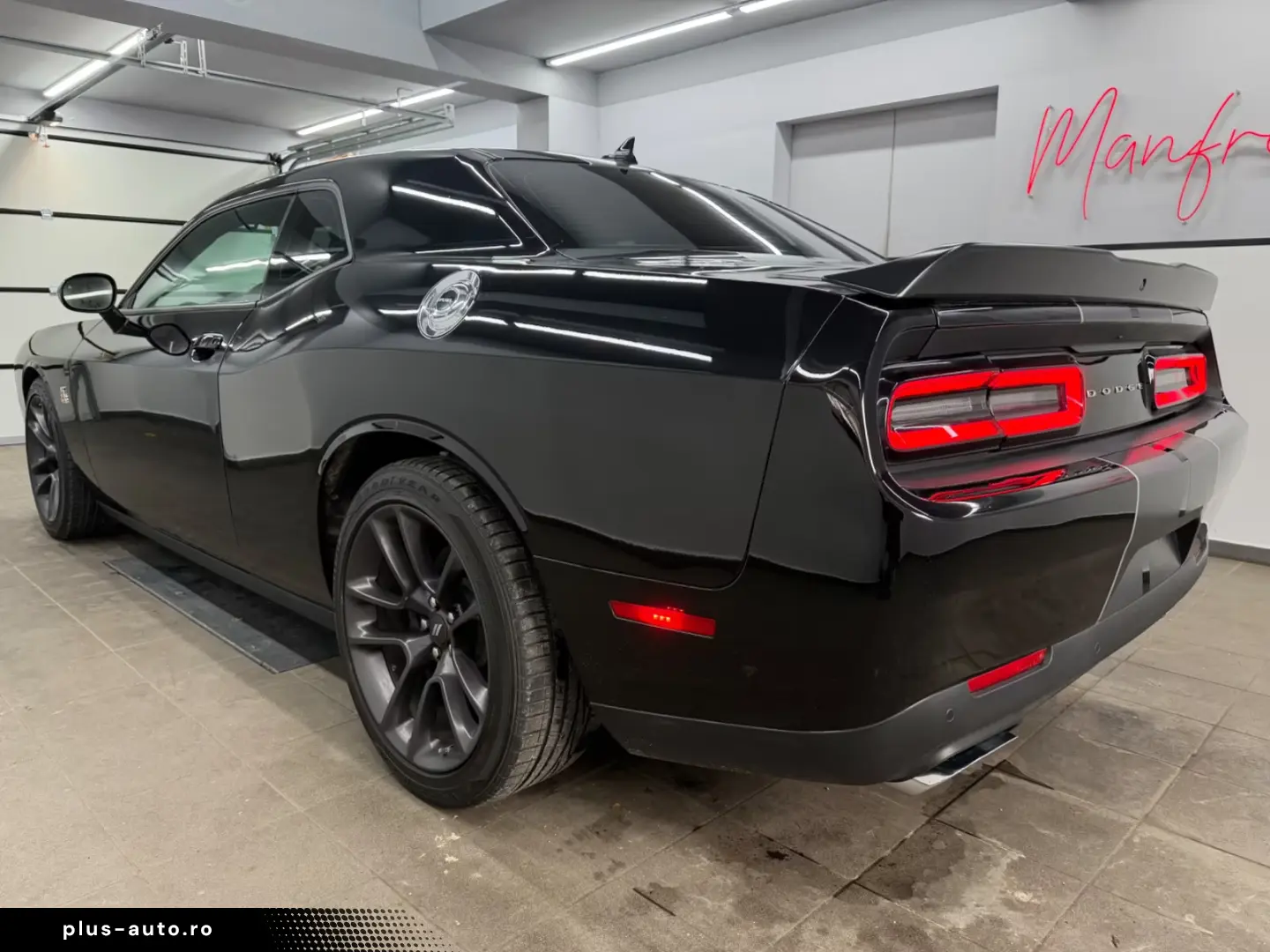 Dodge Challenger 6.4 V8