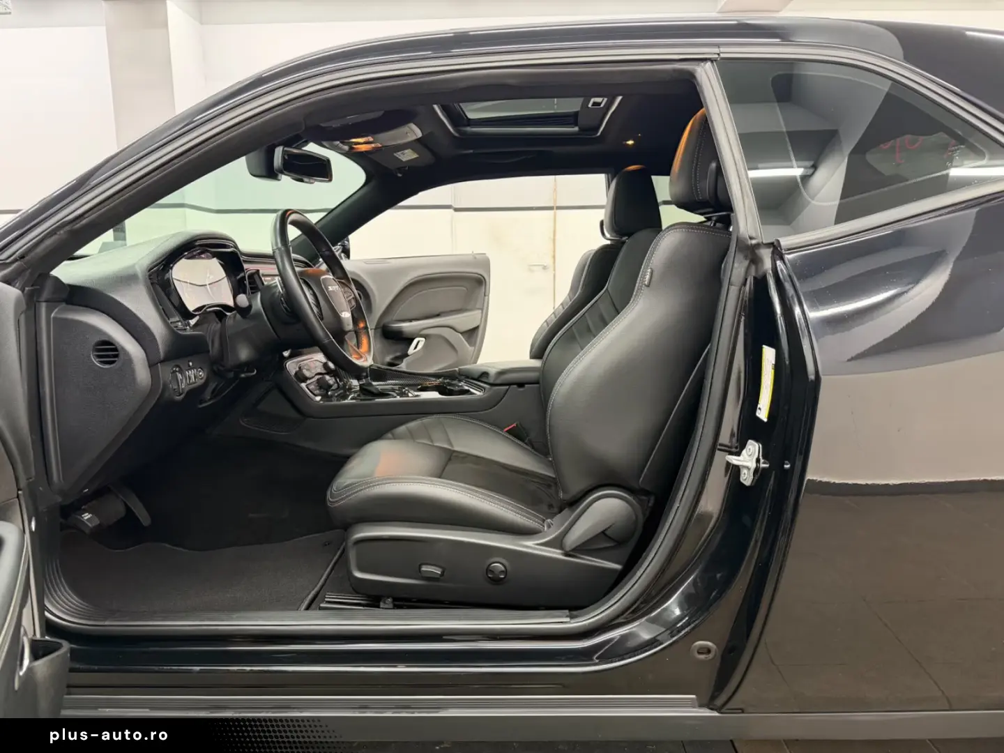 Dodge Challenger 6.4 V8