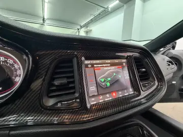 Dodge Challenger 6.4 V8