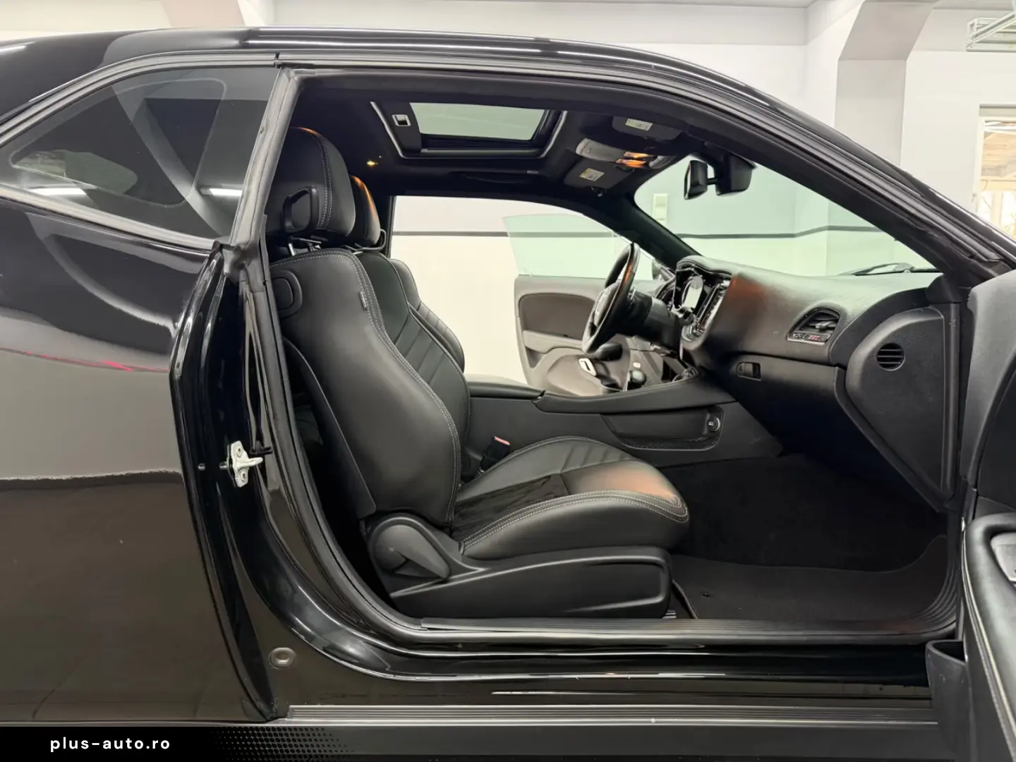 Dodge Challenger 6.4 V8