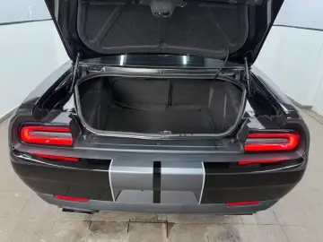 Dodge Challenger 6.4 V8