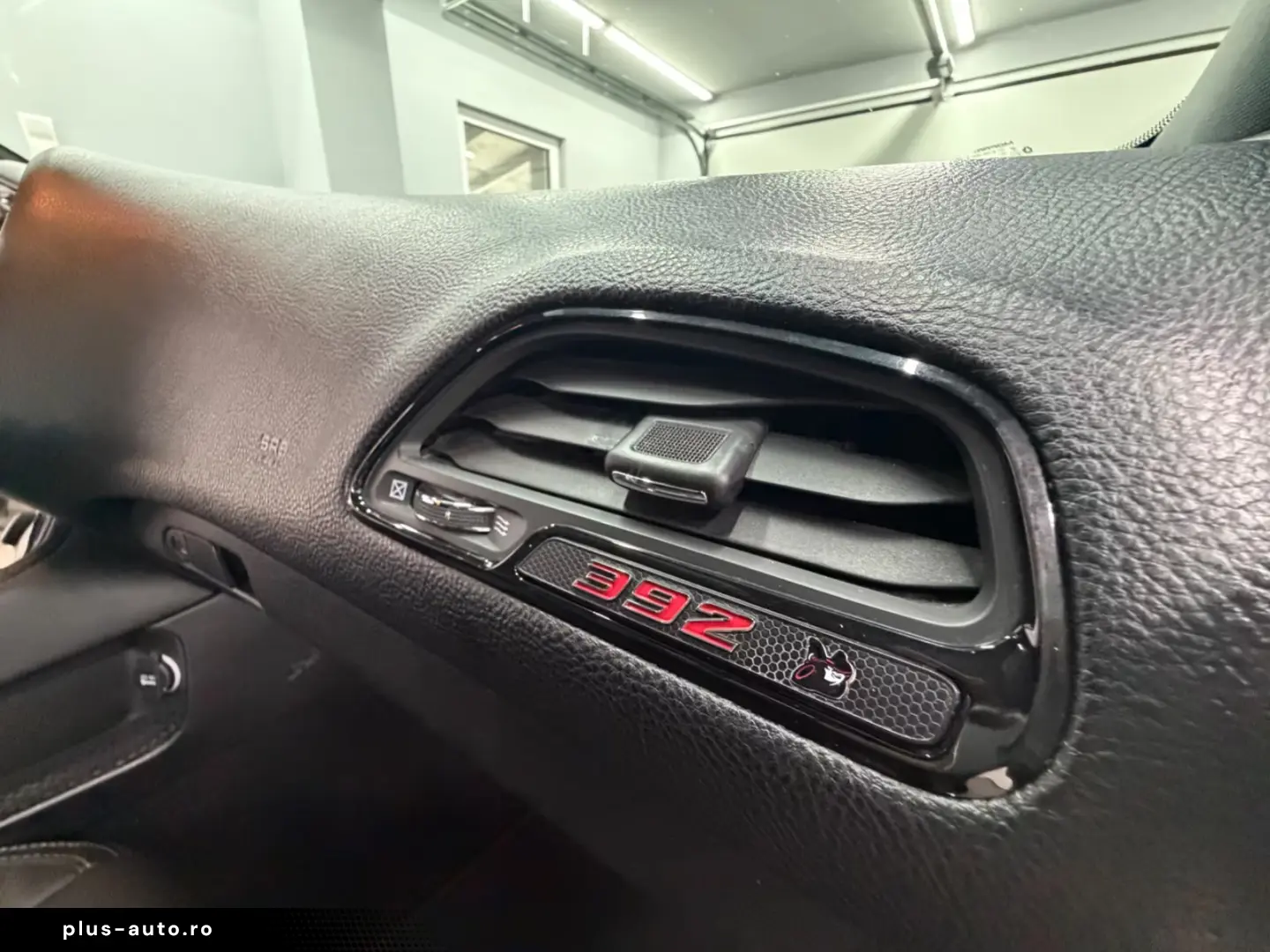 Dodge Challenger 6.4 V8