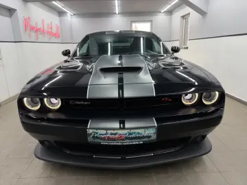 Dodge Challenger 6.4 V8