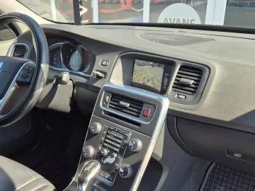 Volvo V60 D6 Plug-in Hybrid AWD