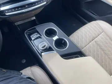 CADILLAC LYRIQ Sport 600e AWD Vollaust.  496 EUR mtl.