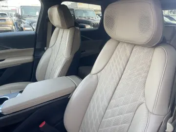 CADILLAC LYRIQ Luxury 600e AWD - Vollausstattung