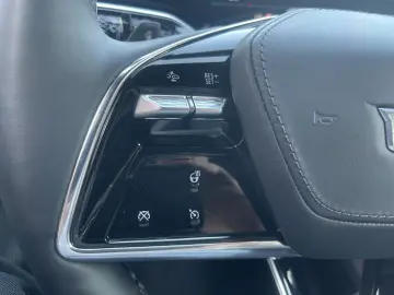 CADILLAC LYRIQ Luxury 600e AWD - Vollausstattung