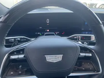 CADILLAC LYRIQ Luxury 600e AWD - Vollausstattung