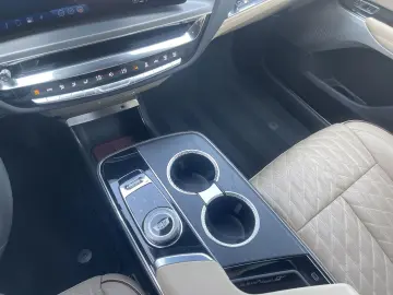 CADILLAC LYRIQ Luxury 600e AWD - Vollausstattung