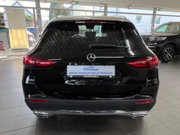 MERCEDES-BENZ GLA 180d Progressive
