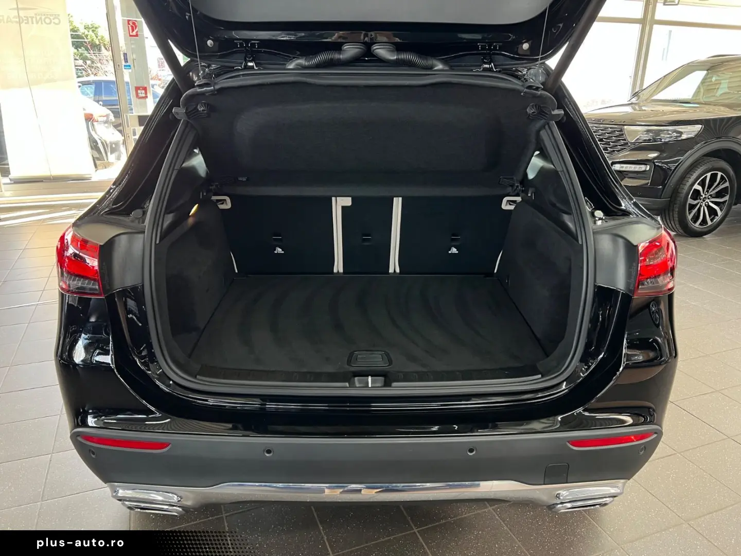 MERCEDES-BENZ GLA 180d Progressive