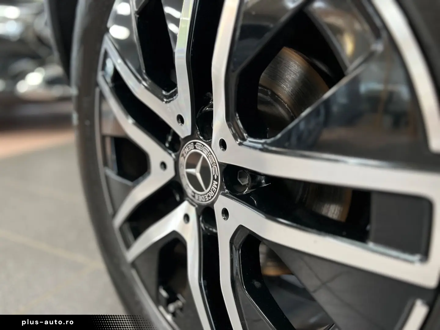 MERCEDES-BENZ GLA 180d Progressive