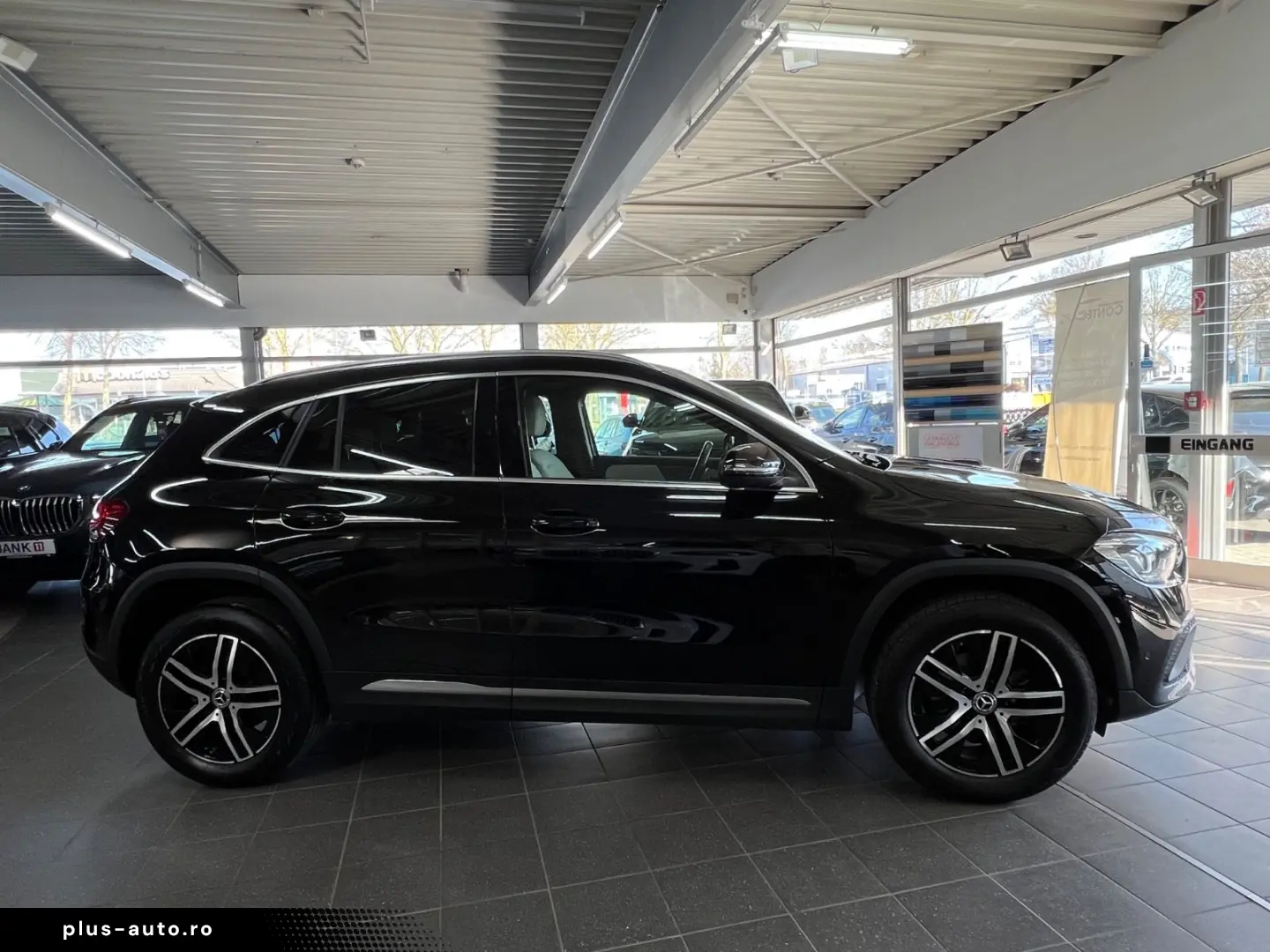 MERCEDES-BENZ GLA 180d Progressive