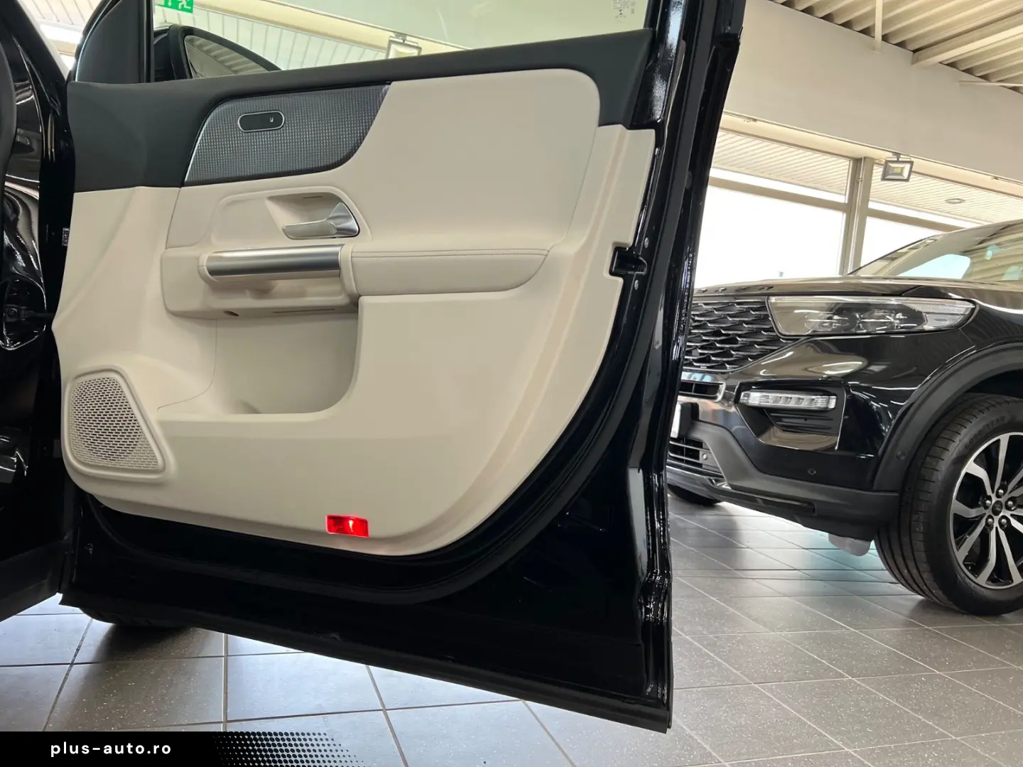 MERCEDES-BENZ GLA 180d Progressive