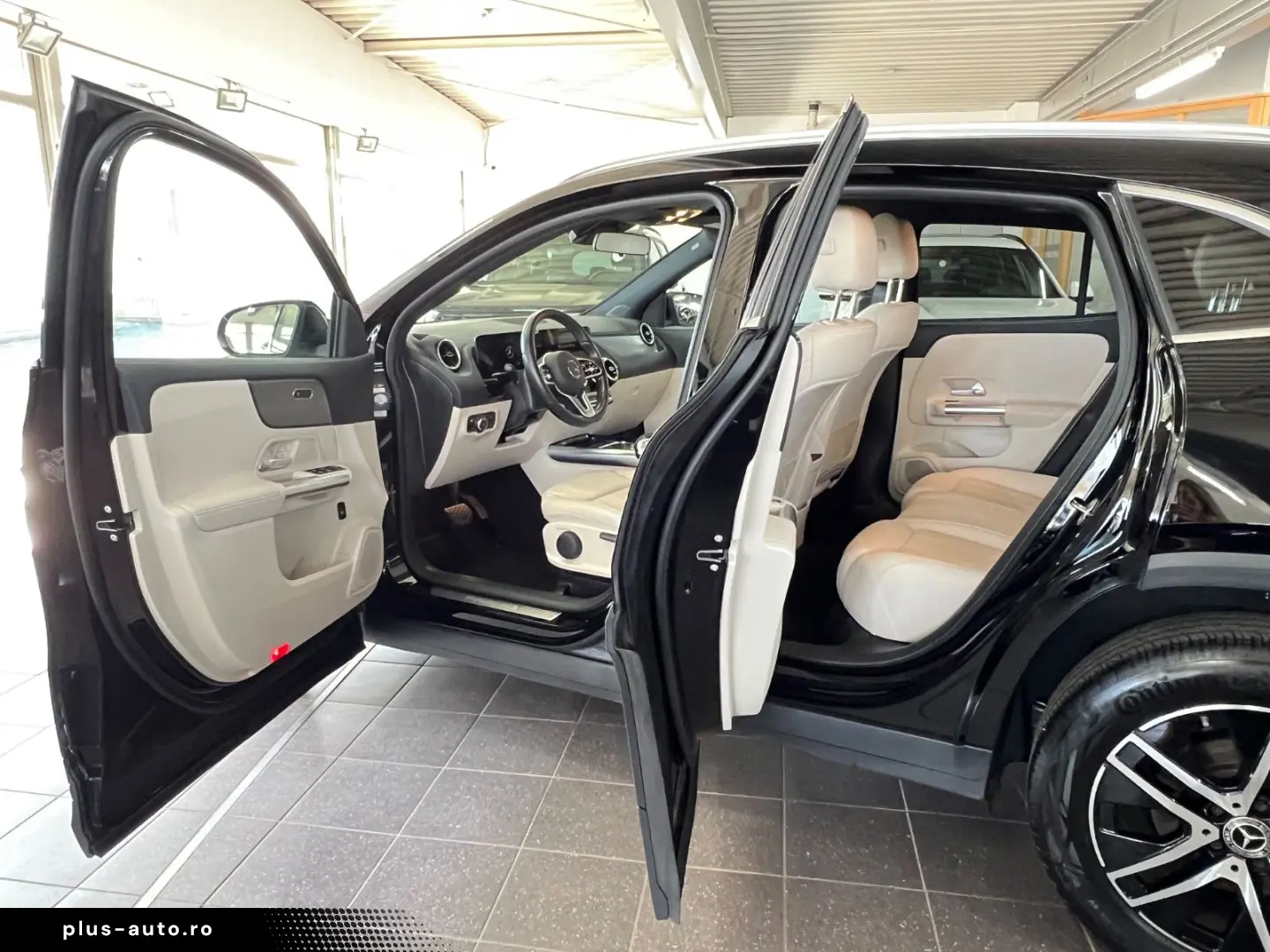 MERCEDES-BENZ GLA 180d Progressive