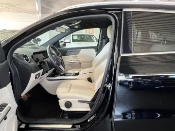 MERCEDES-BENZ GLA 180d Progressive