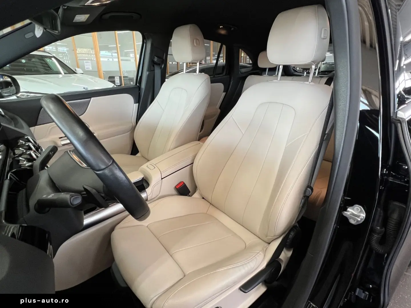 MERCEDES-BENZ GLA 180d Progressive