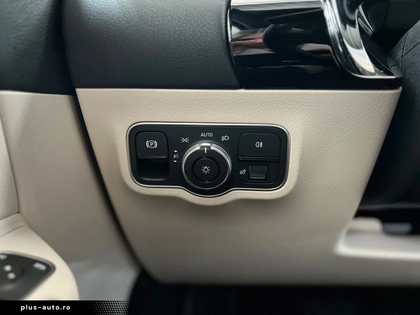 MERCEDES-BENZ GLA 180d Progressive