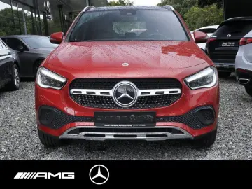 MERCEDES-BENZ GLA 180 d PROGRESSIVE