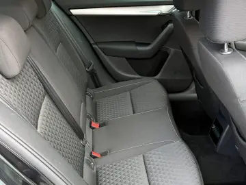 Skoda Octavia 2.0 TDI DSG Drive