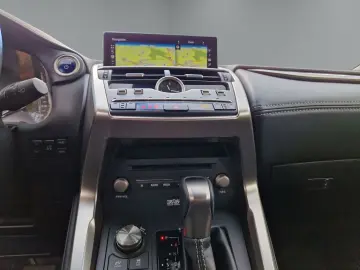 LEXUS NX 300h E-Four Luxury Pano Memory Sitze 360 Kame