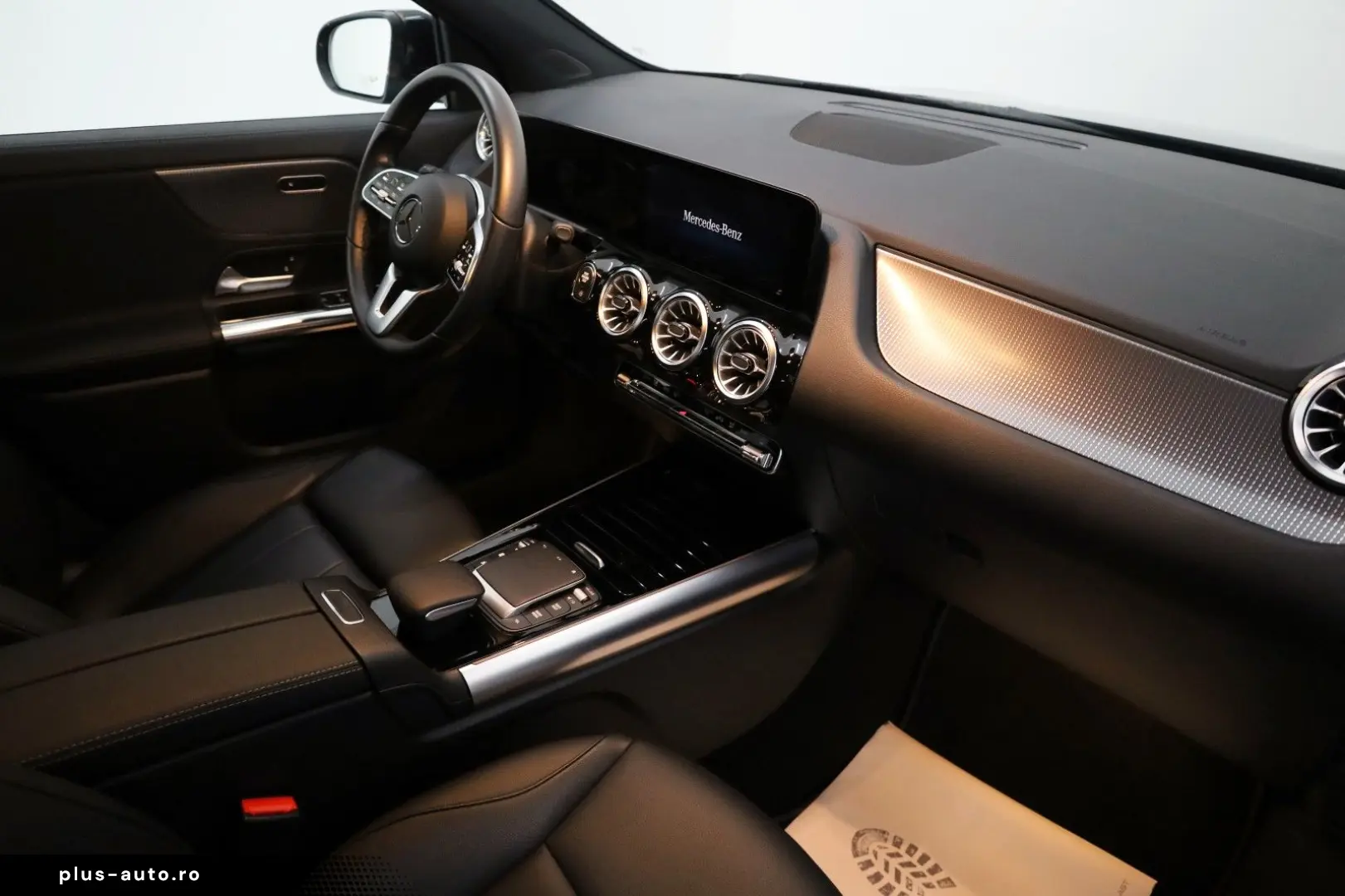 MERCEDES-BENZ GLA 200 Progressive