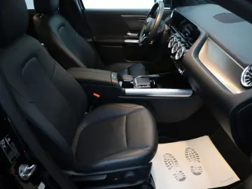 MERCEDES-BENZ GLA 200 Progressive