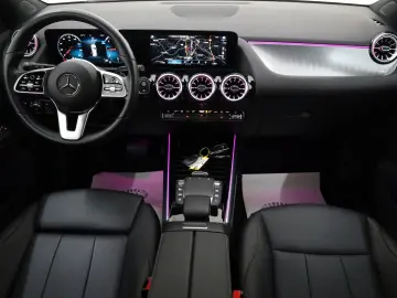 MERCEDES-BENZ GLA 200 Progressive