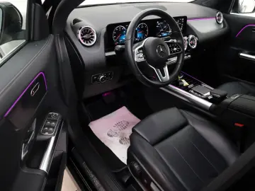 MERCEDES-BENZ GLA 200 Progressive