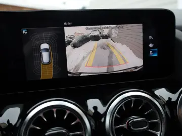 MERCEDES-BENZ GLA 200 Progressive