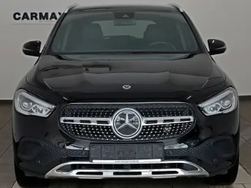 MERCEDES-BENZ GLA 200 Progressive