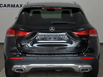 MERCEDES-BENZ GLA 200 Progressive
