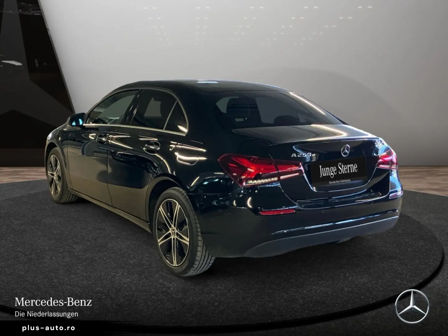 MERCEDES-BENZ A 250 e Lim LED Keyless Navi  CarPlay