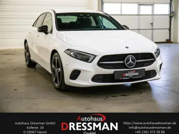 MERCEDES-BENZ A 220d Limousine Business NIGHT LED PDC