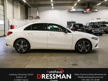 MERCEDES-BENZ A 220d Limousine Business NIGHT LED PDC