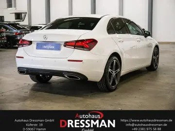 MERCEDES-BENZ A 220d Limousine Business NIGHT LED PDC