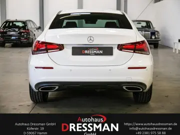 MERCEDES-BENZ A 220d Limousine Business NIGHT LED PDC