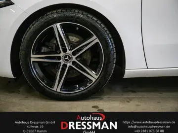 MERCEDES-BENZ A 220d Limousine Business NIGHT LED PDC