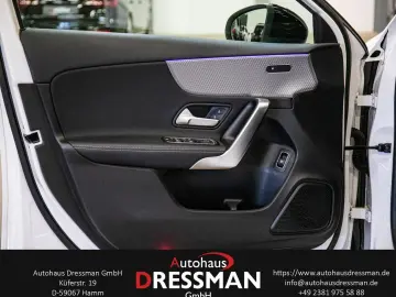 MERCEDES-BENZ A 220d Limousine Business NIGHT LED PDC