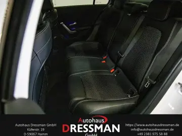 MERCEDES-BENZ A 220d Limousine Business NIGHT LED PDC