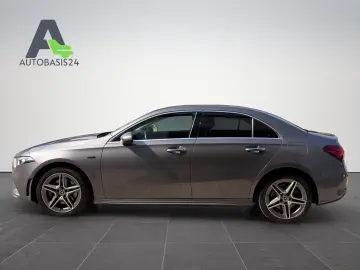 MERCEDES-BENZ A250e Limousine AMG Line  Kamera Ambiente LED
