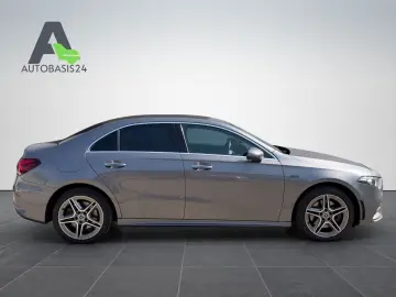 MERCEDES-BENZ A250e Limousine AMG Line  Kamera Ambiente LED