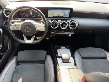 MERCEDES-BENZ A250e Limousine AMG Line  Kamera Ambiente LED